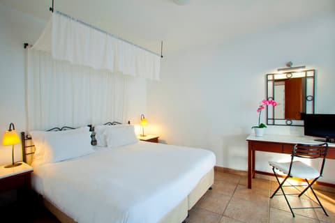 Aliathon Resort, Room