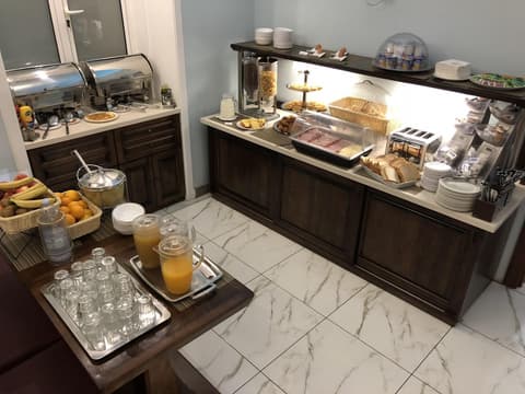 Grand Harbour Hotel, Restaurant