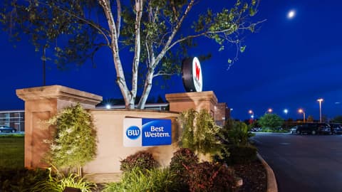 Best Western St Catharines Hotel & Conference Cent, General view