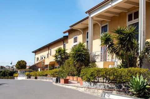 Ares Hotel, General view