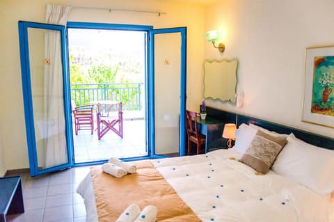 Sunshine Village - Hotel , Room