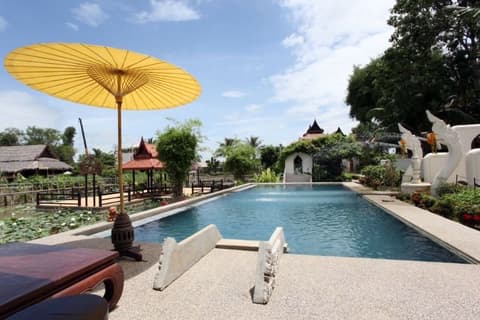 Ayutthaya Garden River Home, Pool