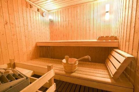 Kyriad Le Blanc-Mesnil, Sports and Entertainment