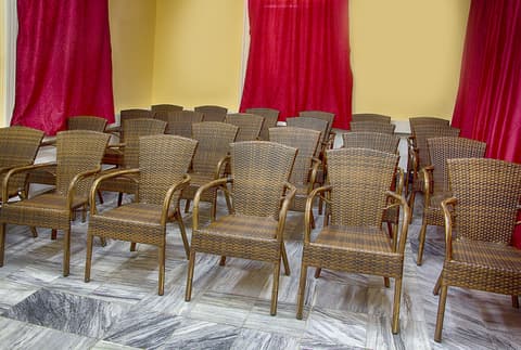 Hotel Paseo Habana, Conferences