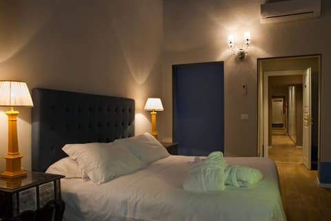 Black 5 Florence Suite, General view