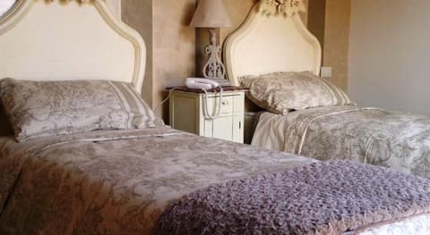 Villa Calandrino, Room