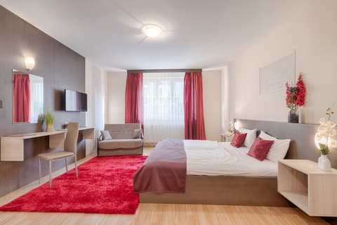 Triple M Hotel, Room