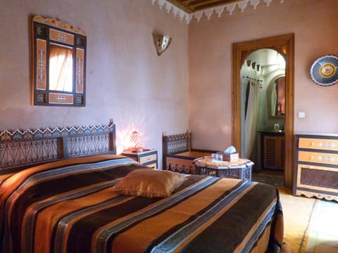 Riad Habib, Room