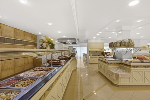 Metropolitan Playa, Restaurant