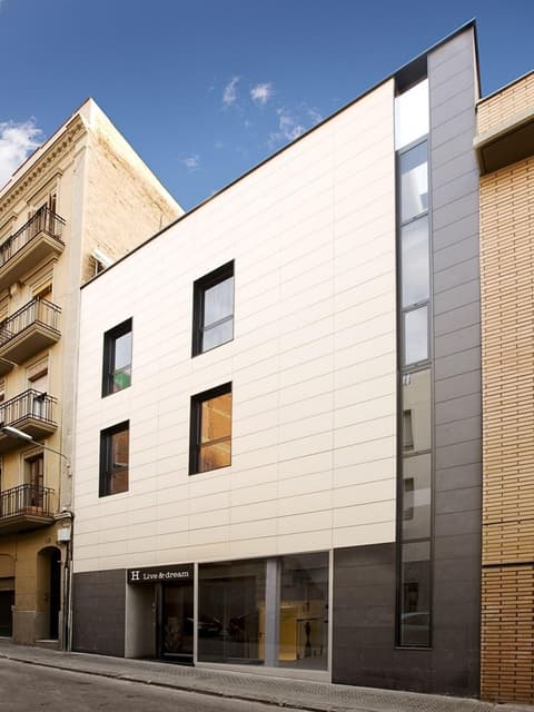 Live & Dream, General view