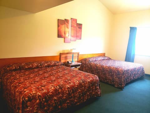 Grand Staircase Inn, Room