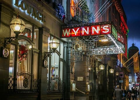 Wynn' s, General view