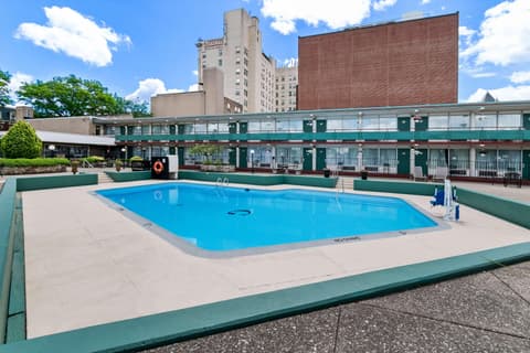 Genetti Hotel, SureStay Collection by Best Western, Pool