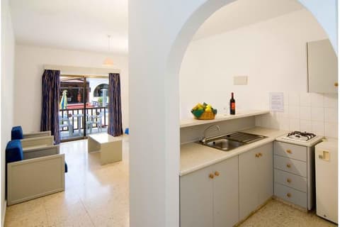 Cosmelenia, General view