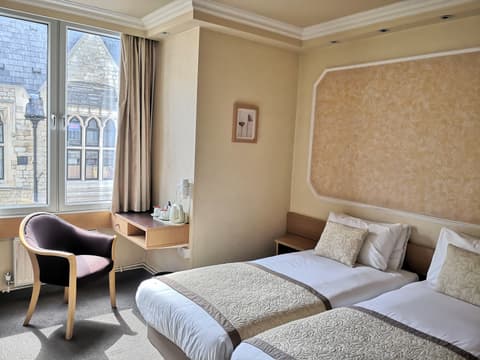 Lancaster Hall, General view