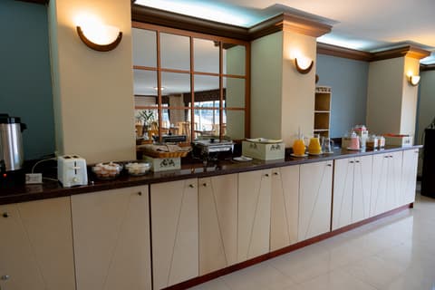 Hotel Santa Mónica, Restaurant