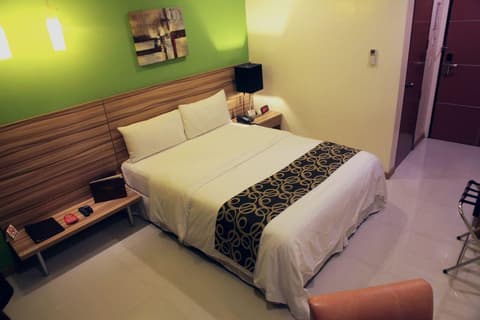 Guijo Suites Makati, General view