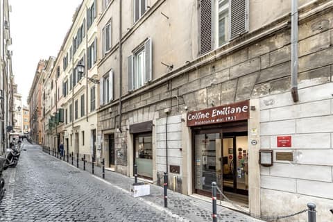 Daphne Trevi, General view