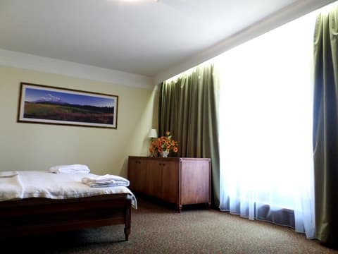 International, General view