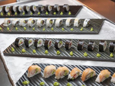 Hotel Tara, Restaurant