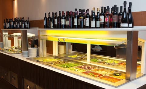 Hotel Adlon, Restaurant