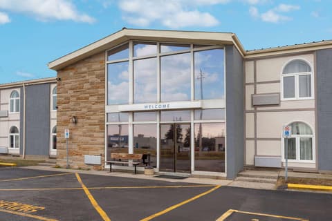 Travelodge by Wyndham Sarnia, General view