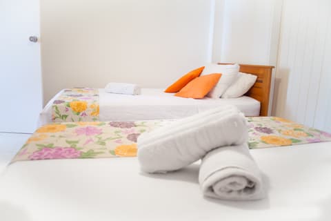 The Retreat Homeaway, Room