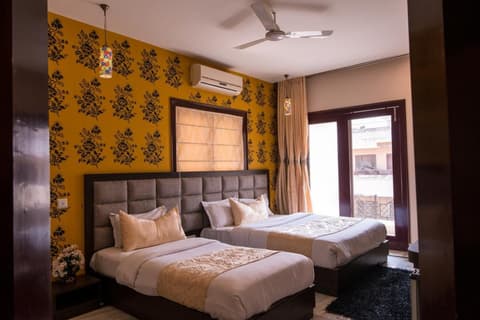 Gautam Hotel, Room