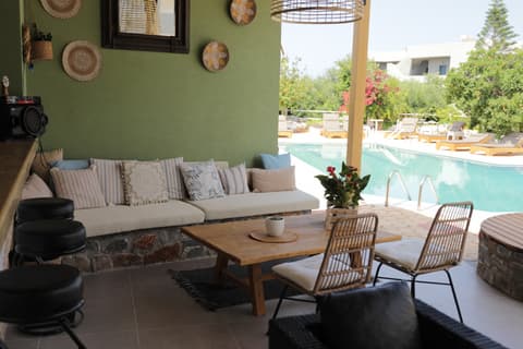 Maria Apartments "by Checkin", Pool