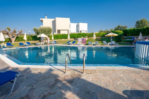 Sunlight studios, Pool