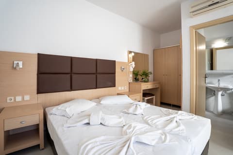 Sunlight studios, Room