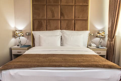 Grand  Sapphire, Room