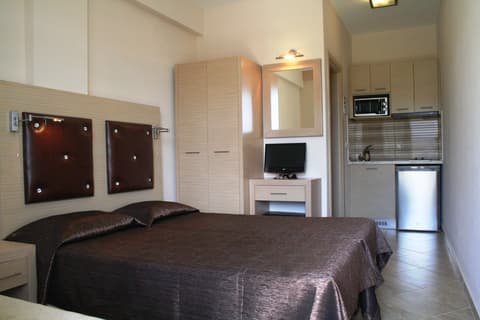 4-You Apartments, Room
