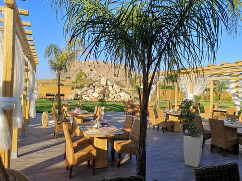 Alia suites & Alia beachfront suites and spa, General view