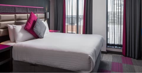 Roomzzz Nottingham, Room