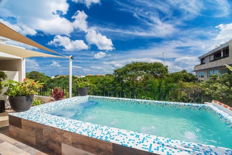 Suites Corazon, Pool