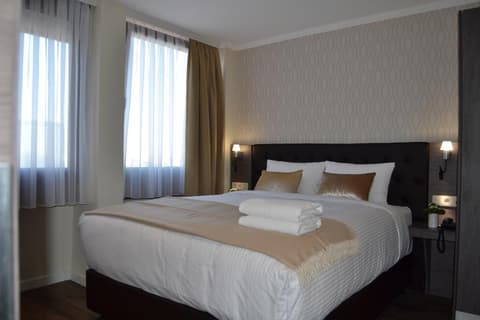 The Helmet Hotel, General view