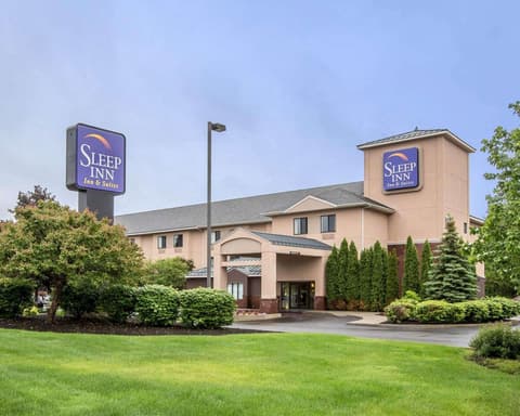 Sleep Inn & Suites, General view