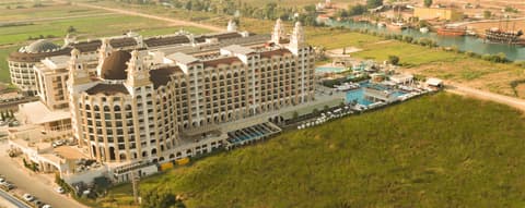 J'Adore Deluxe Hotel & Spa, General view