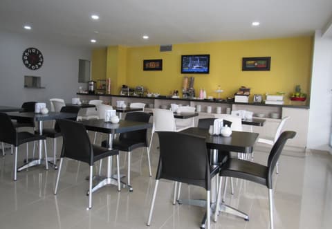 Casa Galvez, Restaurant