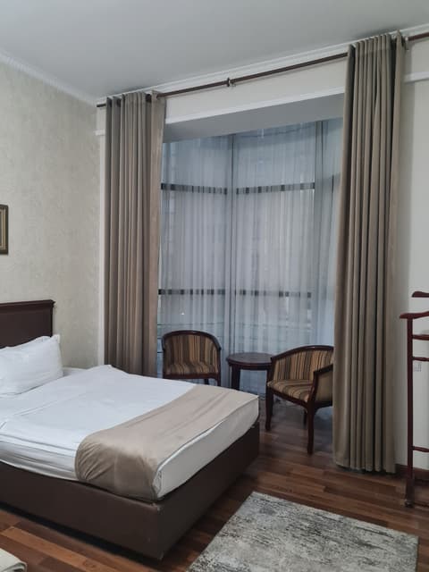 Asia Grand Hotel, Room