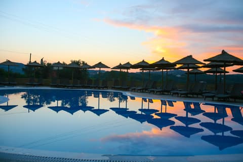 Saint George Palace, Pool