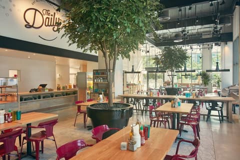 Rove City Centre, Restaurant