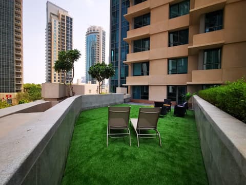 Dream Inn Apartments-29 Boulevard Private Garden, Terrace