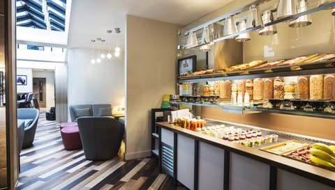 Point A Shoreditch, Lobby