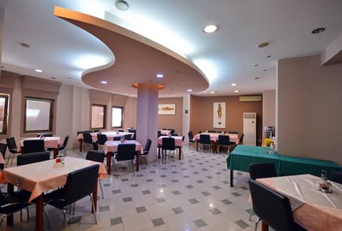 Cingo Hotel, Restaurant