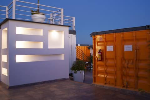 Container inn Hotel Aeropuerto, General view