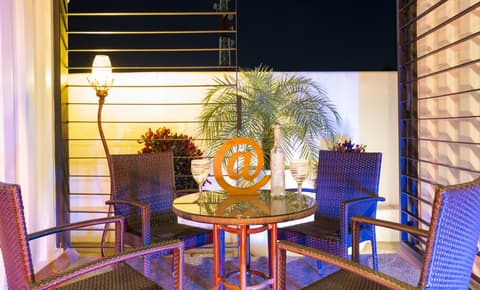 Container inn Hotel Aeropuerto, General view