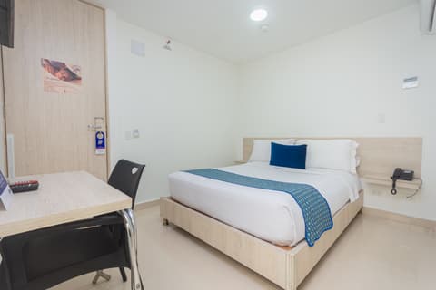 Laureles Plaza, Room