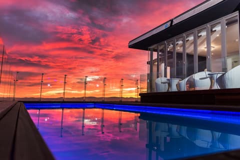 The Capital Mirage Hotel, Pool